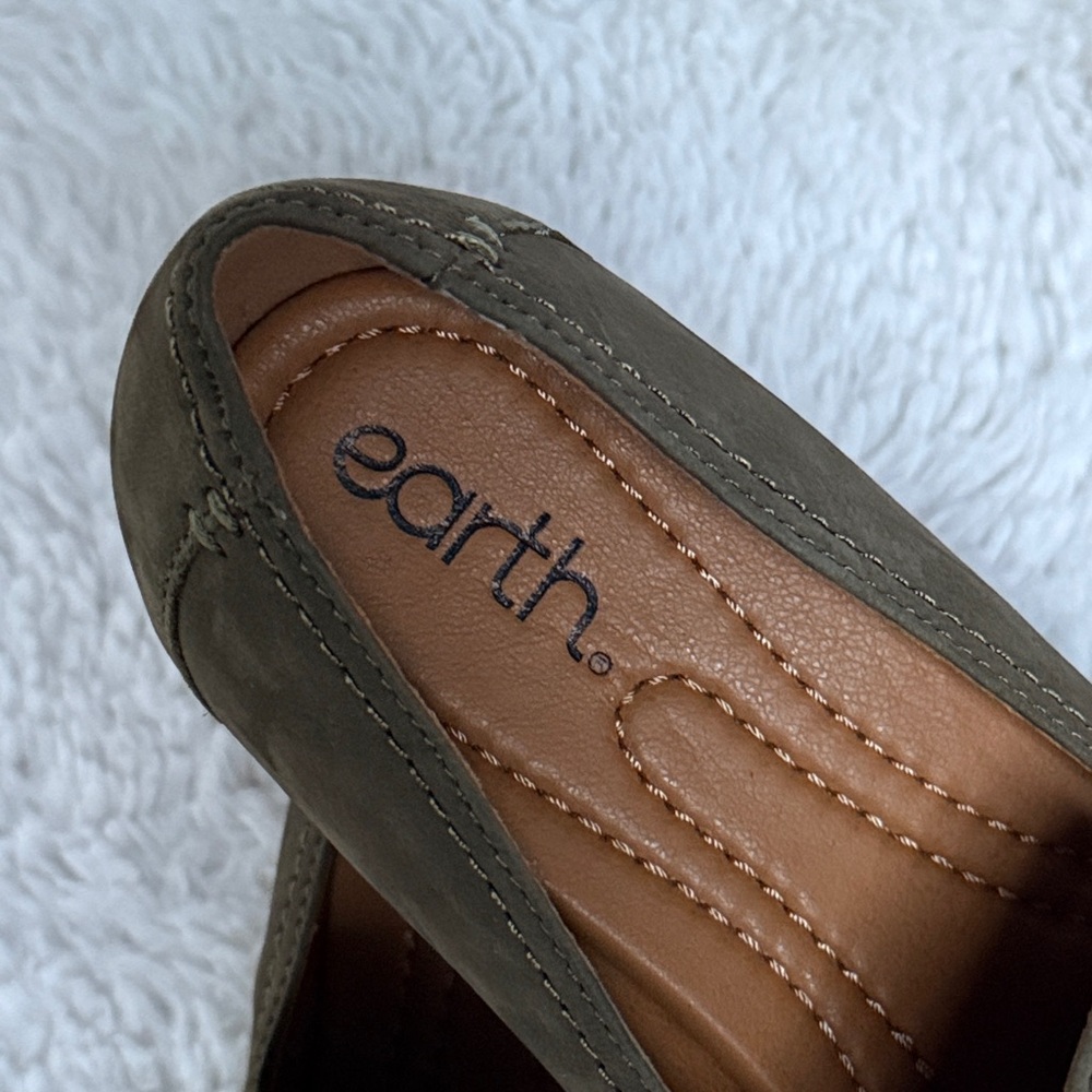 Earth Women's Taupe Suede Loafers - Picture 4 of 5